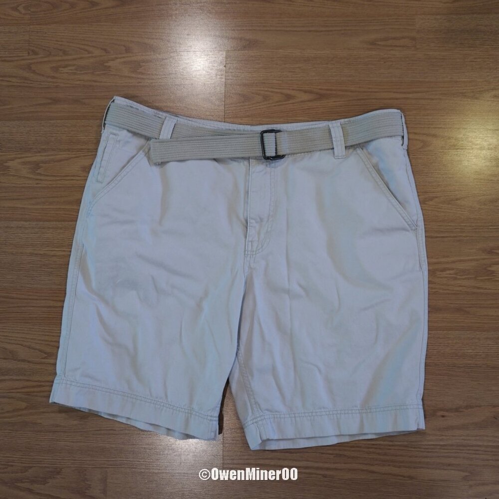Mossimo Supply Co. Men's White Golf & Walk Chino Shorts - Size 42, with Matching